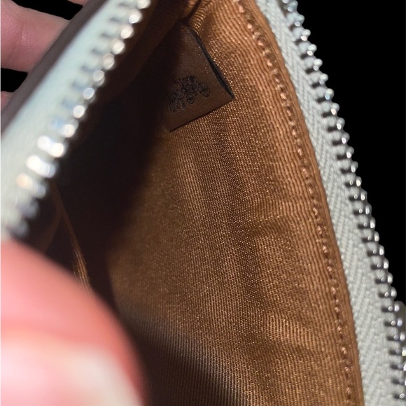 💜Host Pick💜NWOT COACH Corner Zip Wristlet Ivory - Picture 2 of 3